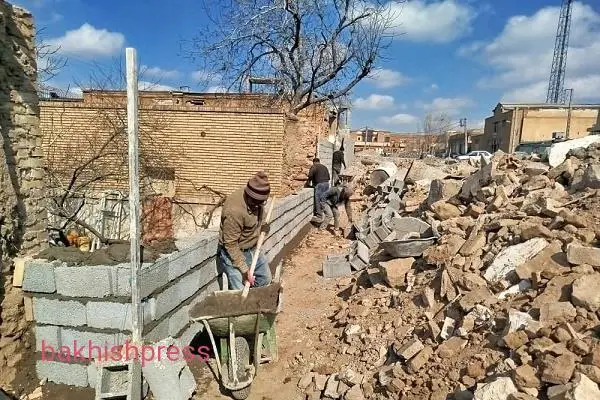 دیوارکشی املاک تخریب شده در مسیرگشایی صادقیه