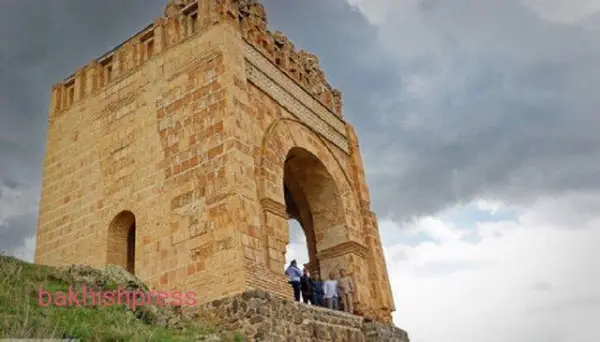 برگزاری همایش «فرزندان هشترود و سهندآباد» در قلعه ضحاک