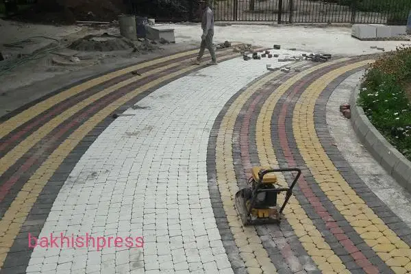 آغاز سنگفرش باغ گلستان در ضلع غربی